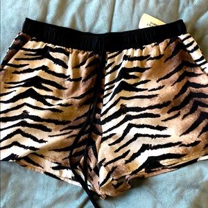 Bermuda tiger print Shorts